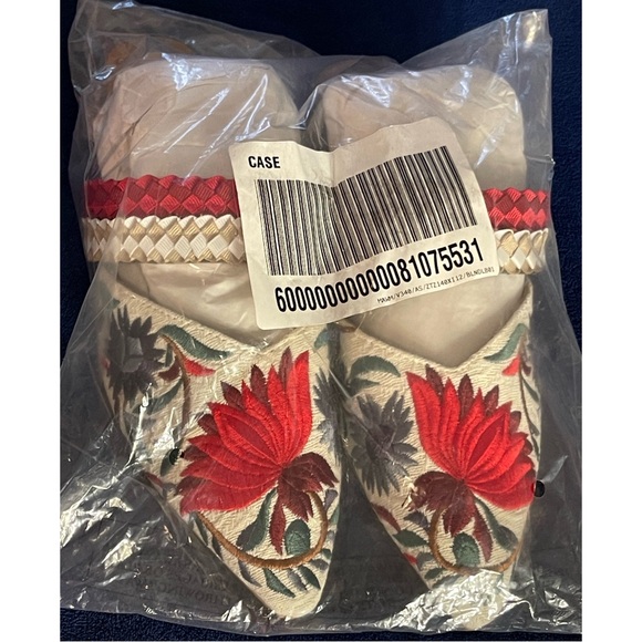 Anthropologie Paz Beaded Slides Red and White Floral Embroidered Mules SZ 8 NWT - Picture 5 of 11